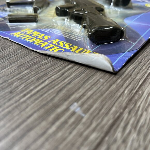 ERTL Force One Die-cast Metal Famas Assault Automatic Rifle Set  #4976 - 1989  c - Picture 4 of 9